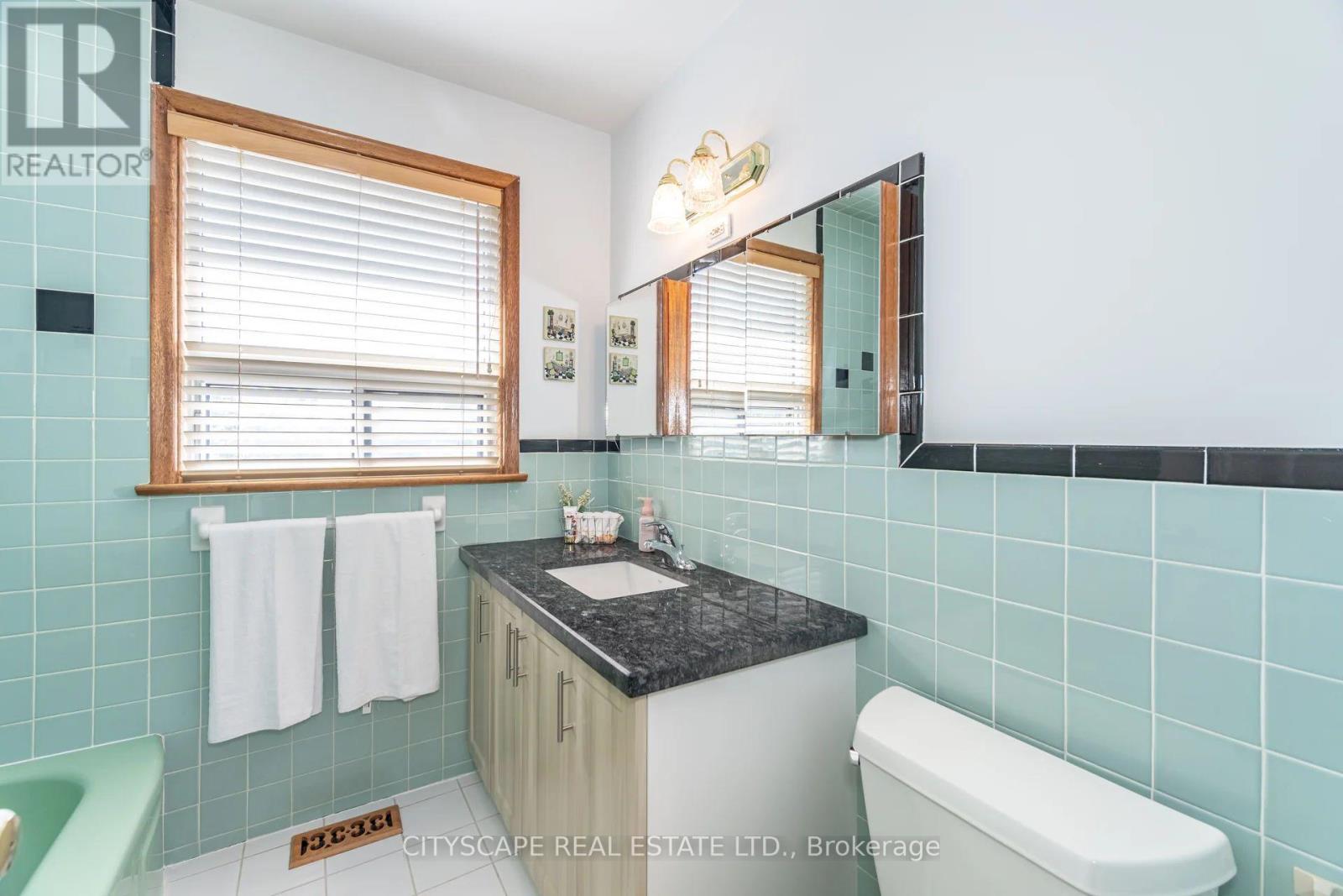 49 Algoma Street, Toronto, Ontario  M8Y 1C4 - Photo 20 - W12933898