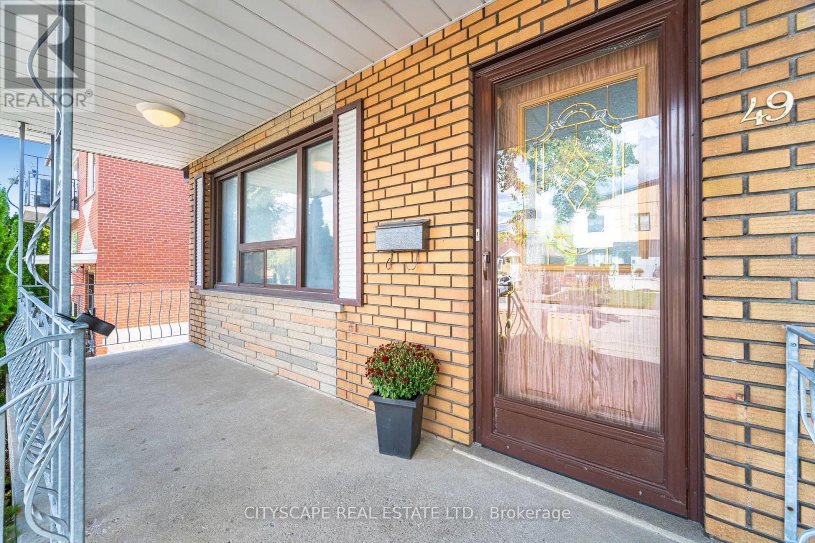 49 Algoma Street, Toronto, Ontario  M8Y 1C4 - Photo 6 - W12933898