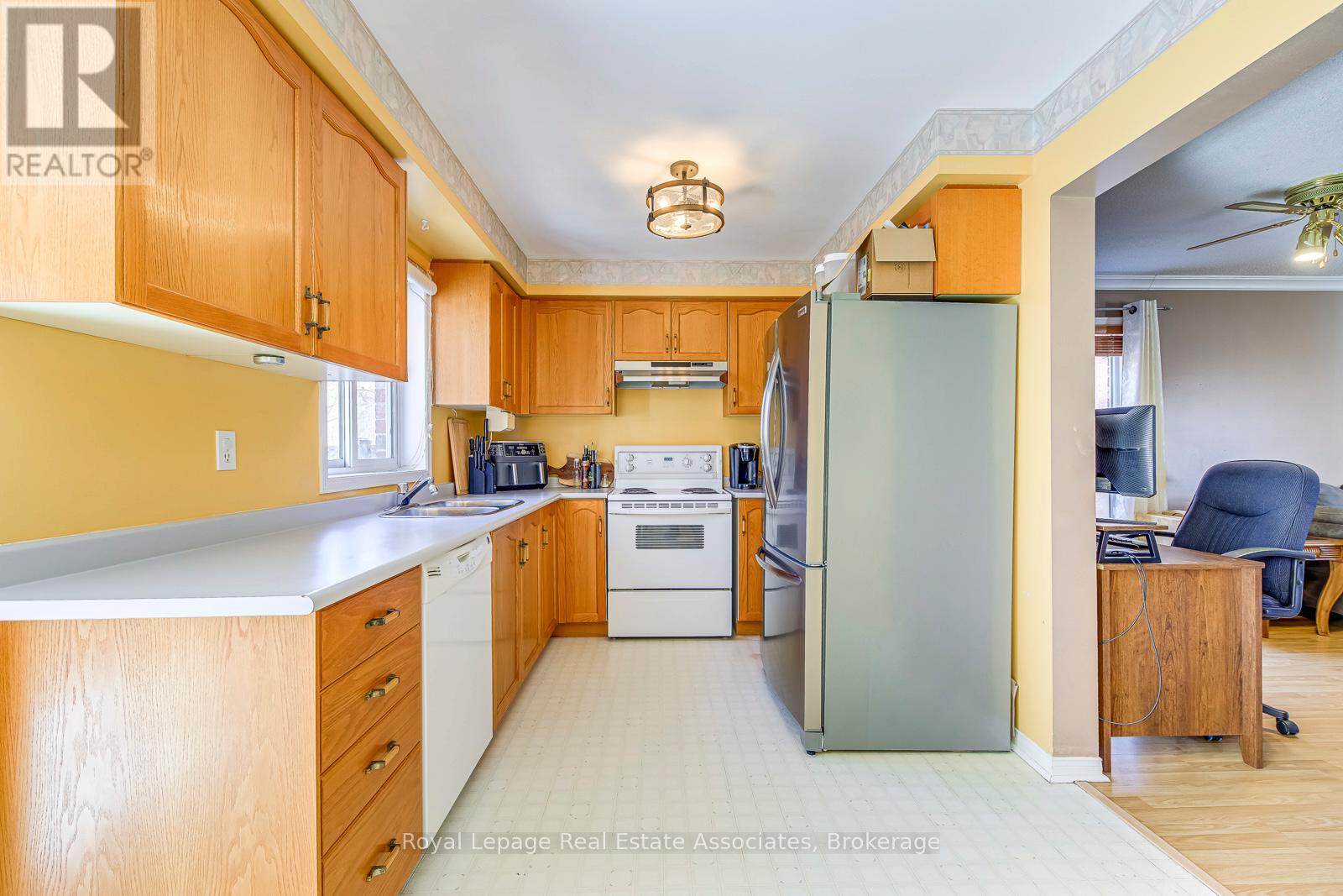 49 Letty Avenue, Brampton, Ontario L6Y 4T1 - Photo 17 - W12933900