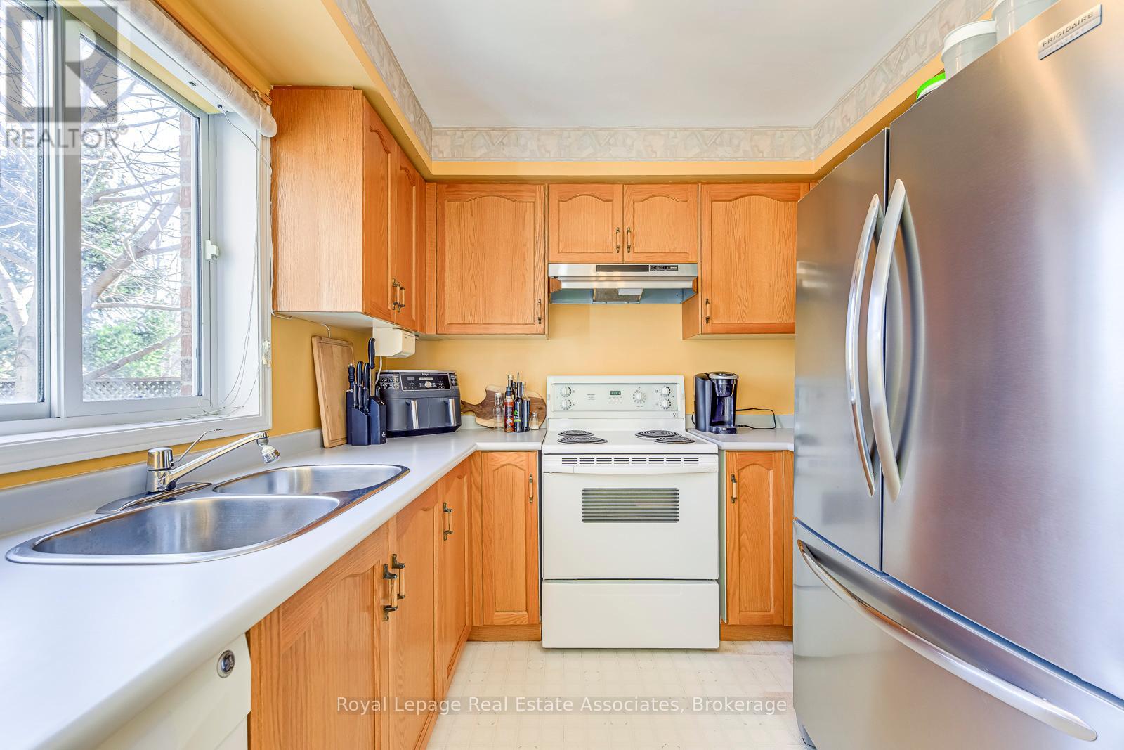 49 Letty Avenue, Brampton, Ontario L6Y 4T1 - Photo 19 - W12933900