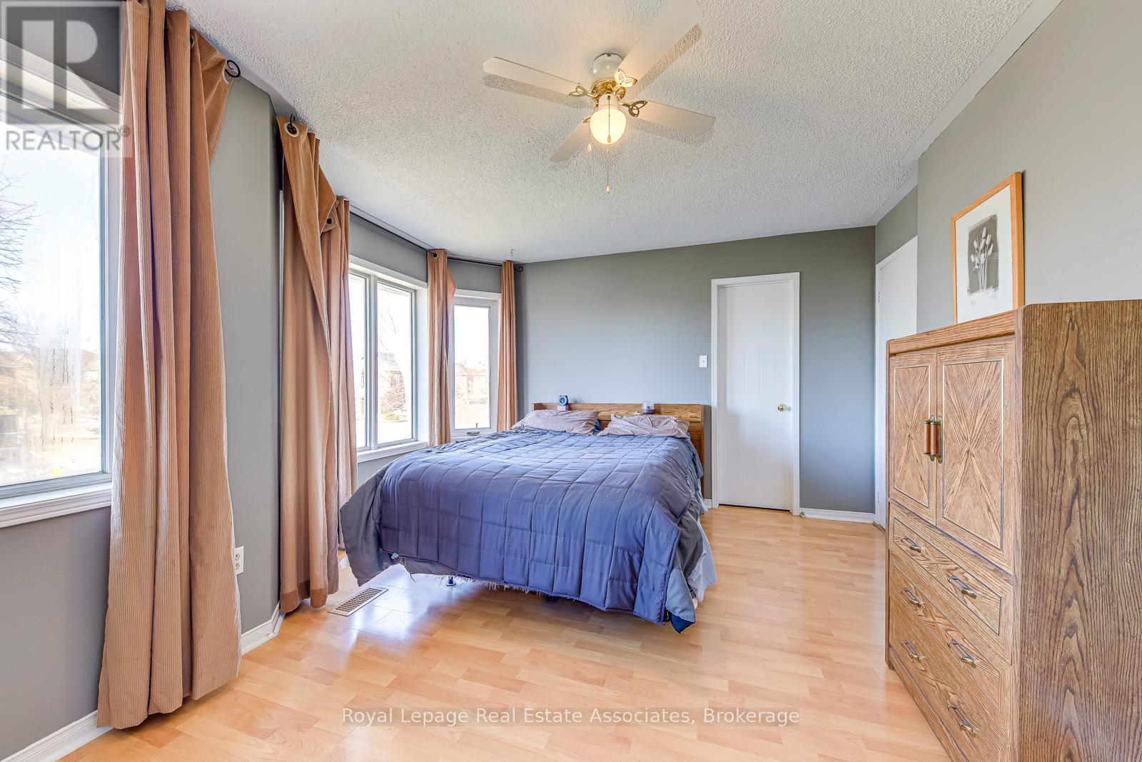 49 Letty Avenue, Brampton, Ontario L6Y 4T1 - Photo 25 - W12933900