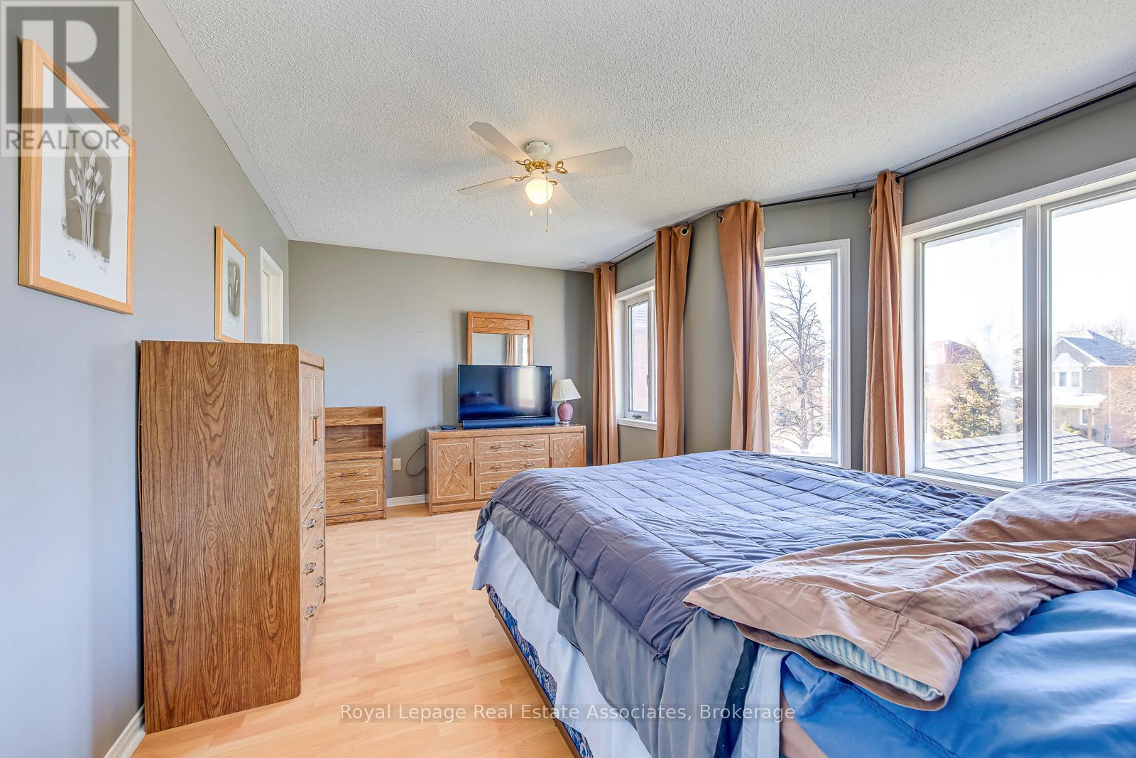 49 Letty Avenue, Brampton, Ontario L6Y 4T1 - Photo 26 - W12933900