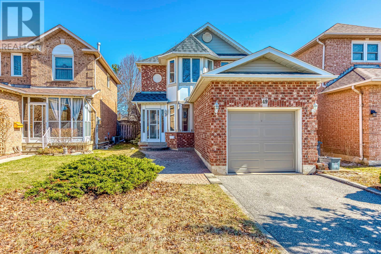 49 Letty Avenue, Brampton, Ontario L6Y 4T1 - Photo 3 - W12933900