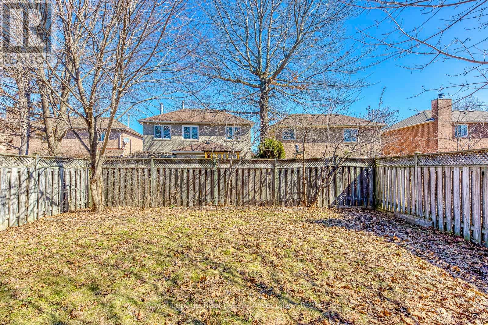 49 Letty Avenue, Brampton, Ontario L6Y 4T1 - Photo 35 - W12933900