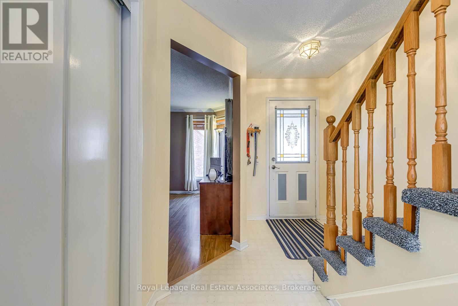 49 Letty Avenue, Brampton, Ontario L6Y 4T1 - Photo 6 - W12933900