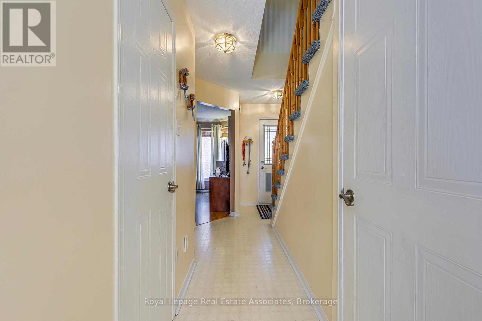 49 Letty Avenue, Brampton, Ontario L6Y 4T1 - Photo 7 - W12933900