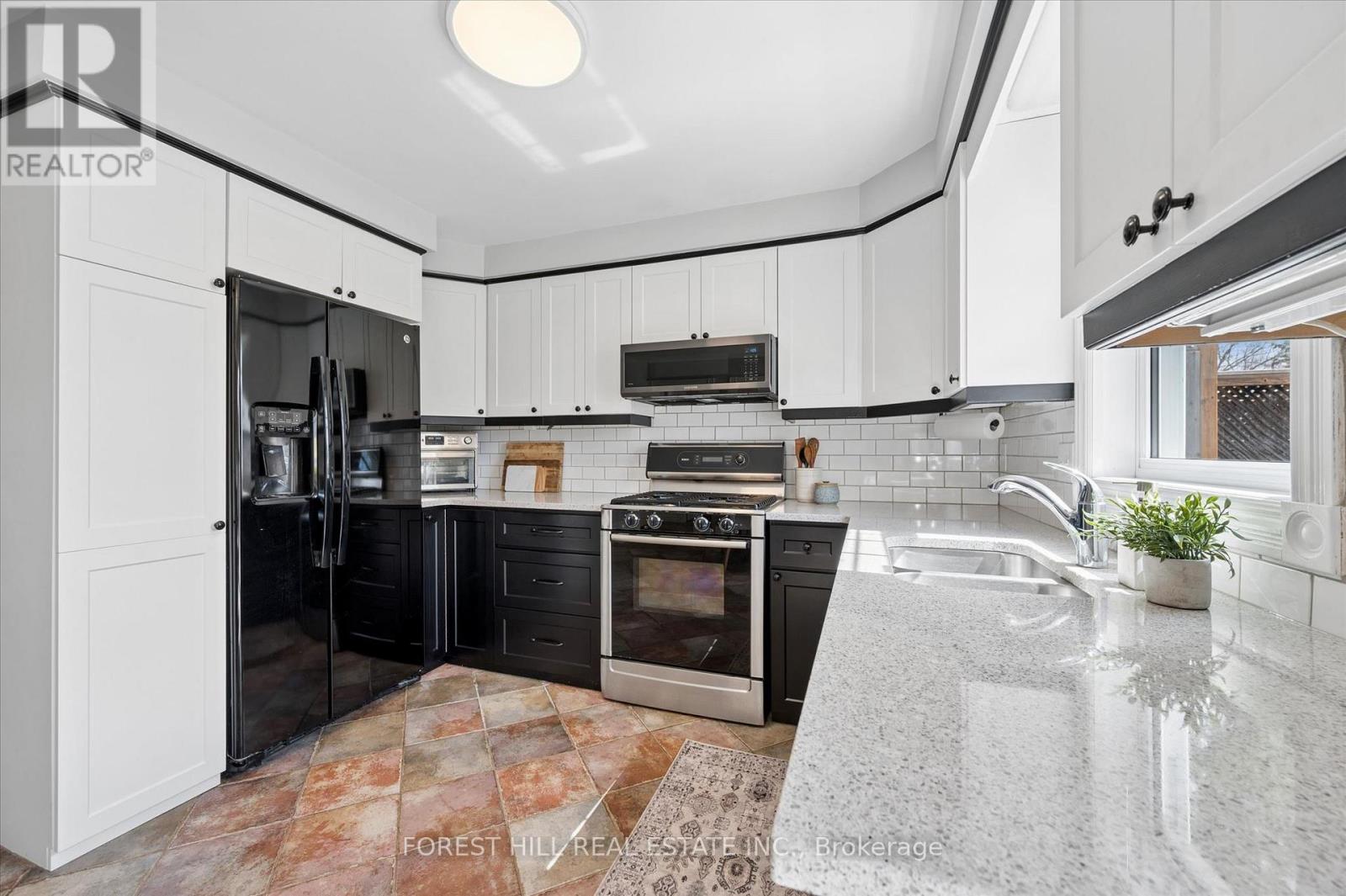 635 Lawrence Street, Cambridge, Ontario  N3H 2M8 - Photo 14 - X12933888