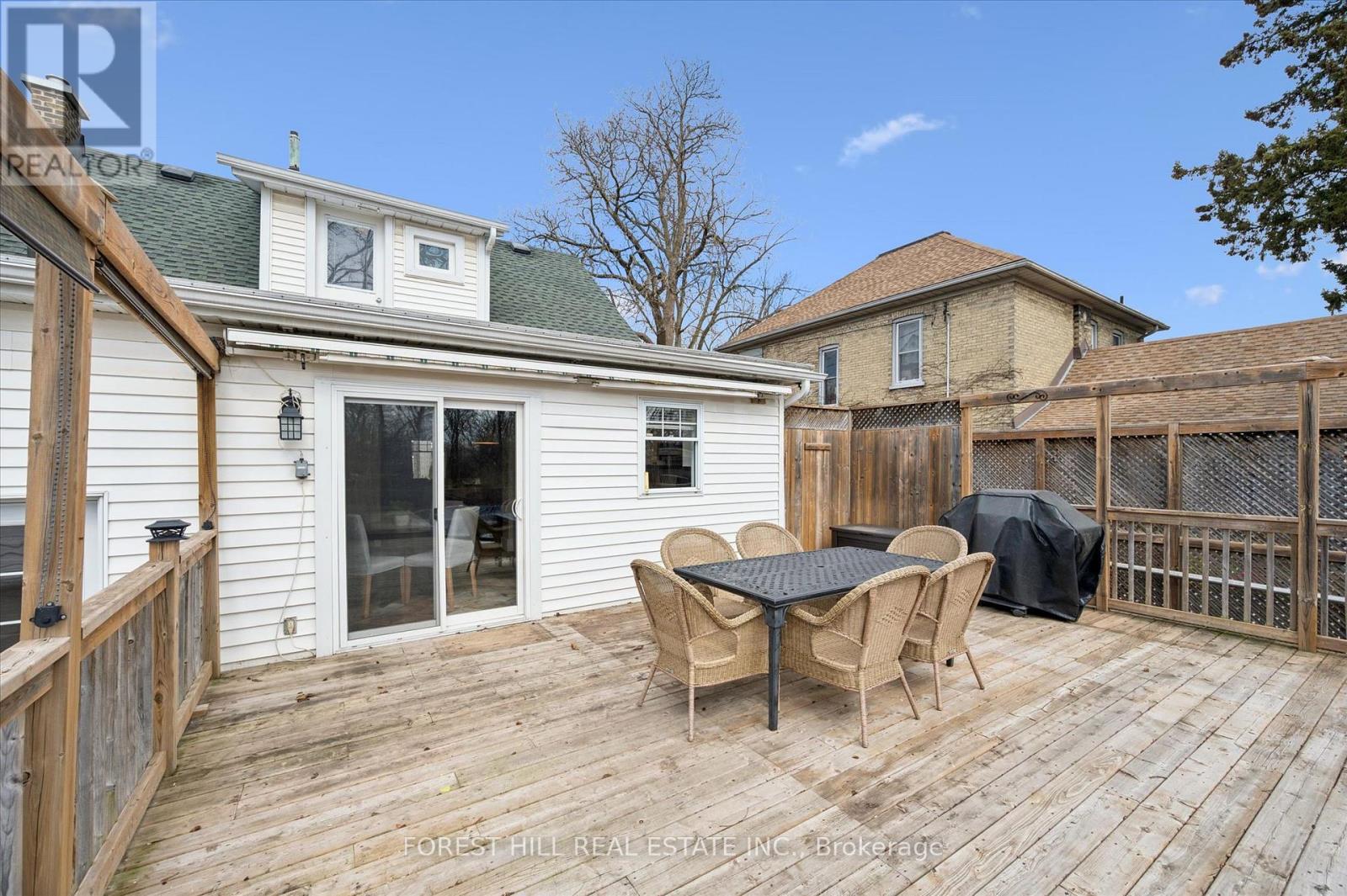 635 Lawrence Street, Cambridge, Ontario  N3H 2M8 - Photo 34 - X12933888