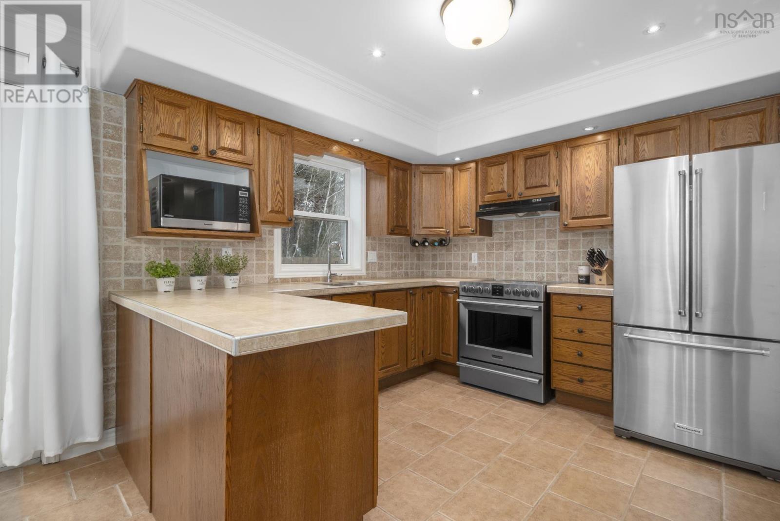 118 Dixon Court, Timberlea, Nova Scotia  B3T 1N9 - Photo 9 - 202605753