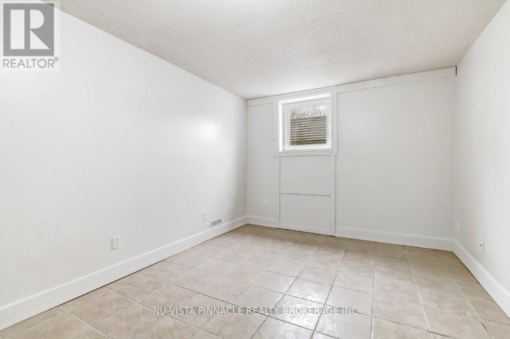 382 Fleming Drive, London East, Ontario  N5V 4Y8 - Photo 11 - X12933944