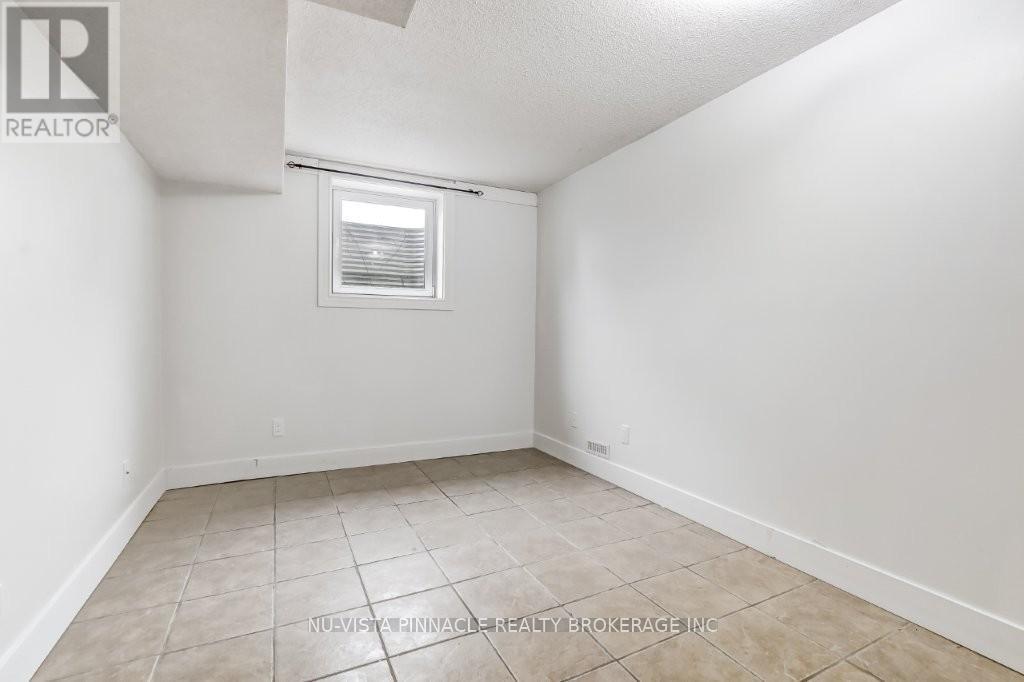 382 Fleming Drive, London East, Ontario  N5V 4Y8 - Photo 12 - X12933944