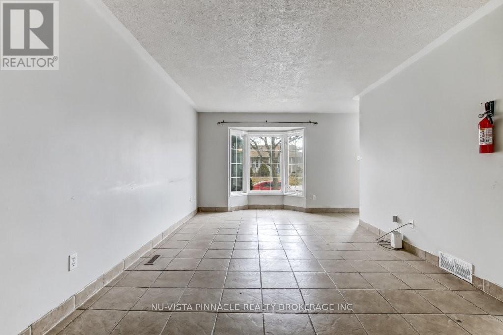 382 Fleming Drive, London East, Ontario  N5V 4Y8 - Photo 6 - X12933944