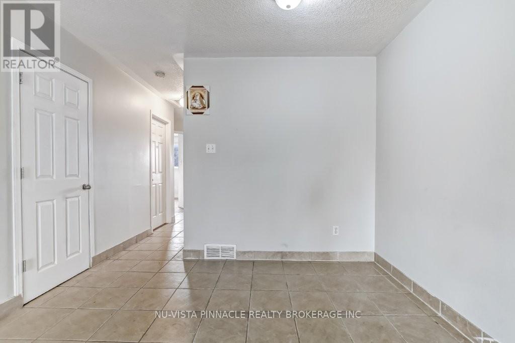 382 Fleming Drive, London East, Ontario  N5V 4Y8 - Photo 7 - X12933944