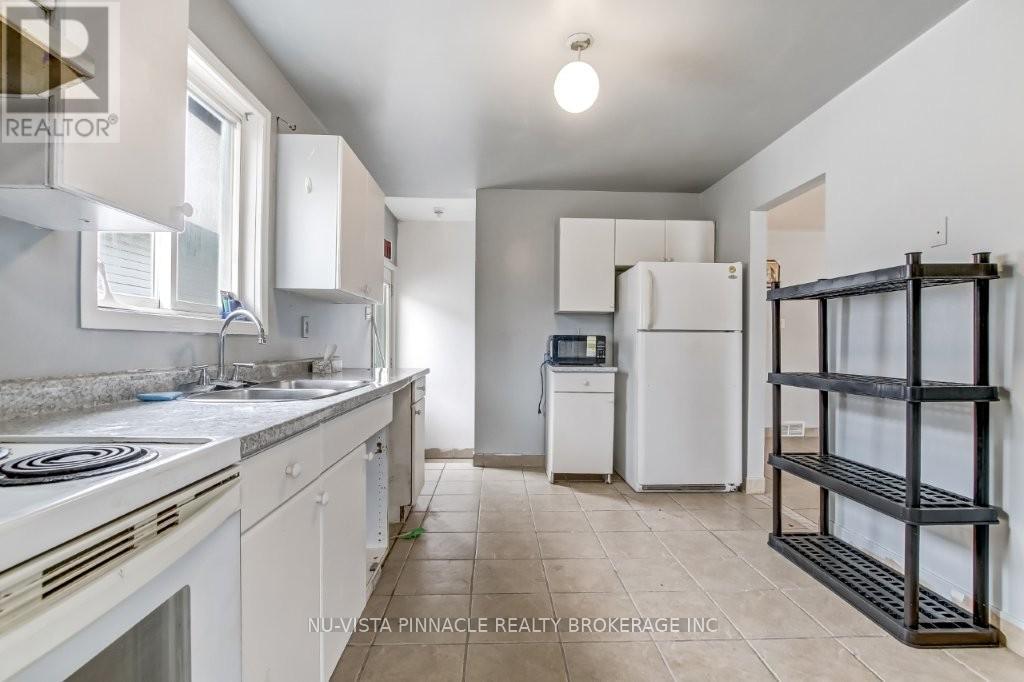 382 Fleming Drive, London East, Ontario  N5V 4Y8 - Photo 9 - X12933944