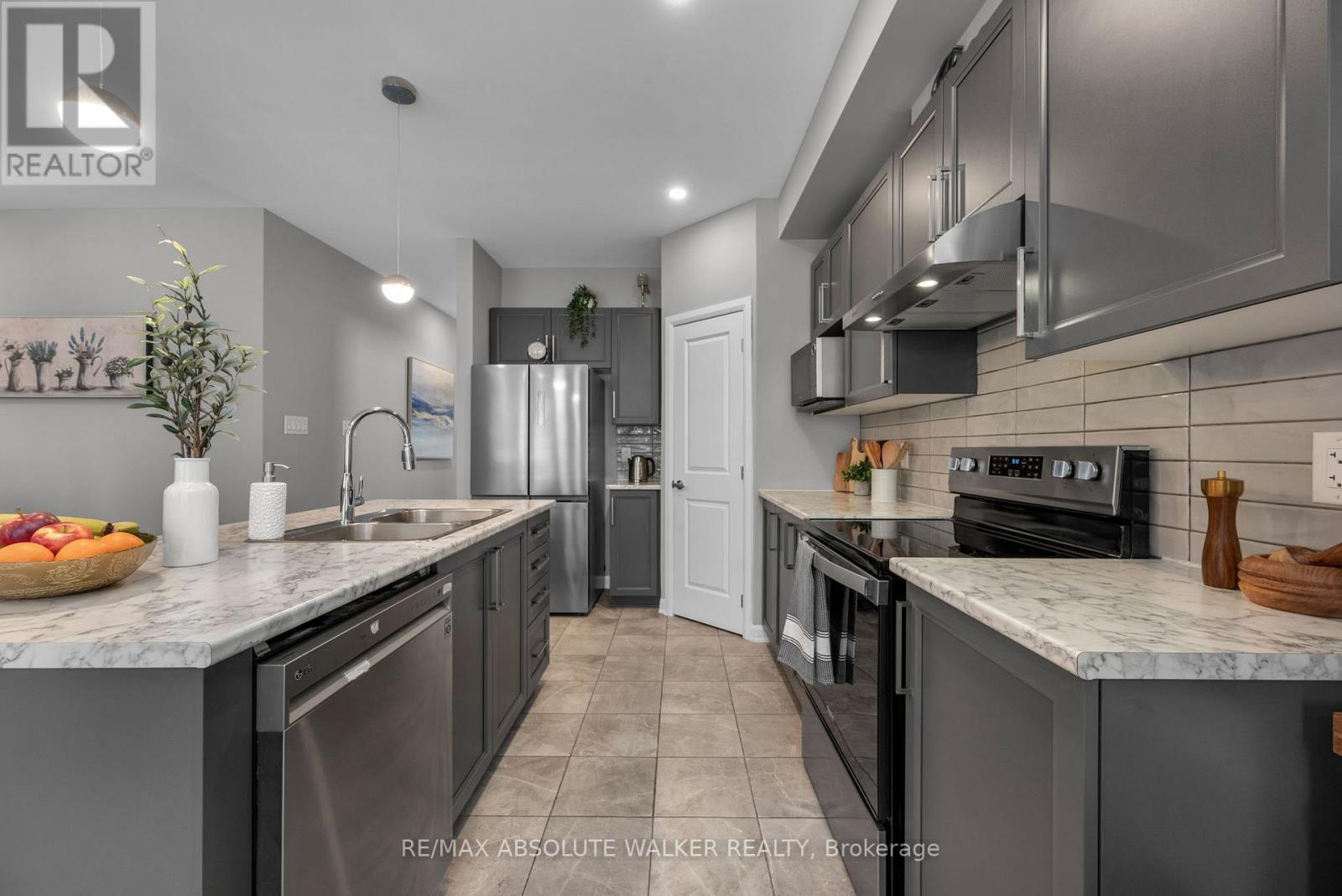 335 Cloyne Crescent, Ottawa, Ontario  K2J 6W4 - Photo 9 - X12933916