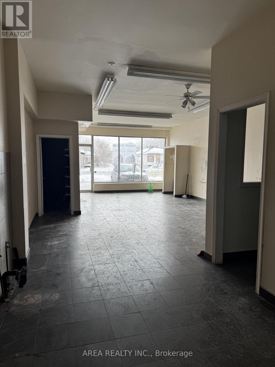 672 Sheppard Avenue W, Toronto (Bathurst Manor), Ontario  M3H 2S5 - Photo 5 - C12933934