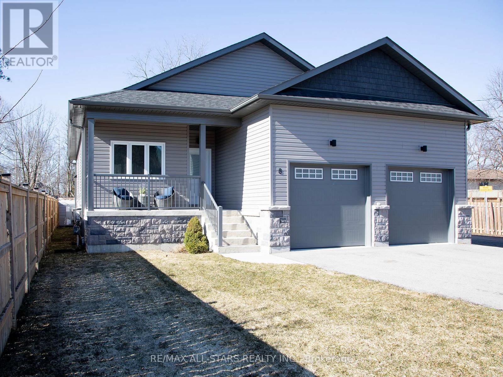 8 GEORGINA STREET, Georgina, Ontario