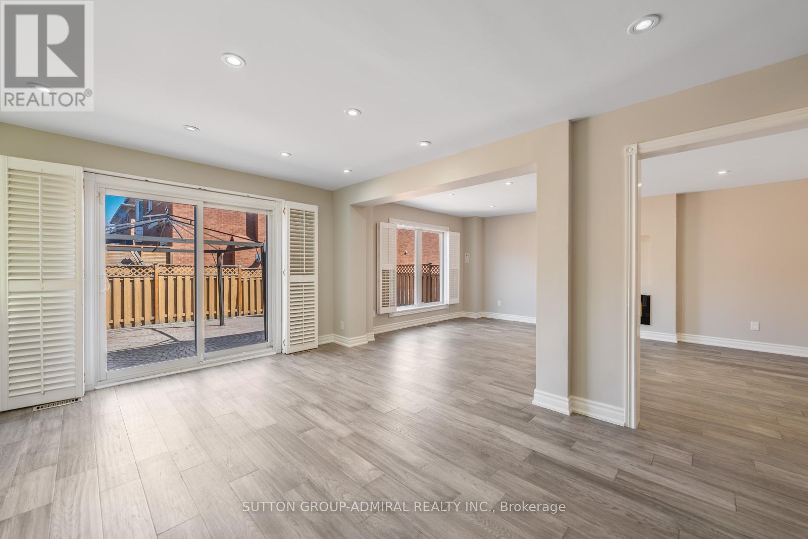 150 Rockwood Crescent, Vaughan, Ontario  L4J 7W1 - Photo 14 - N12933932