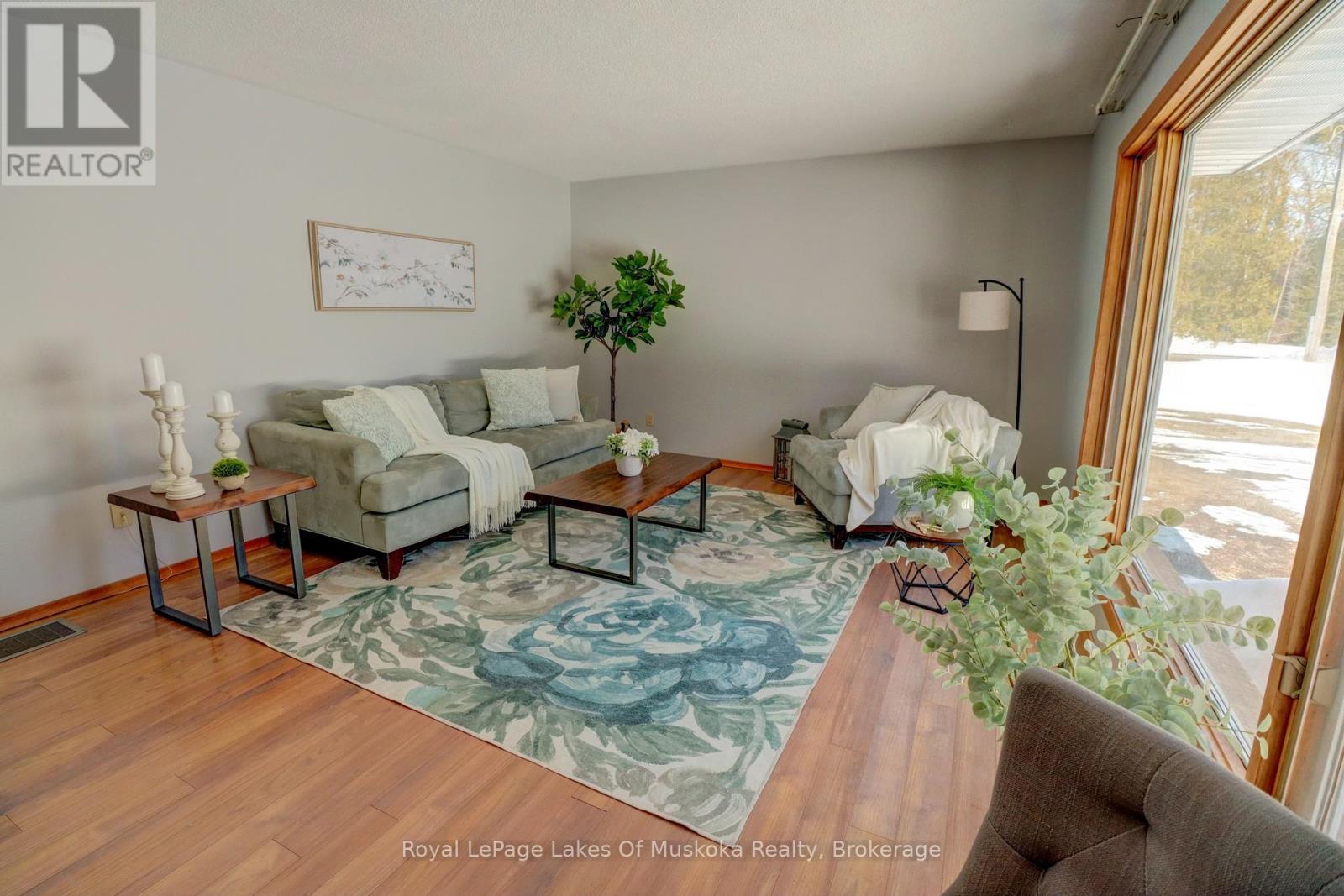 2 Quirt Crescent, Sundridge, Ontario  P0A 1Z0 - Photo 3 - X12933952