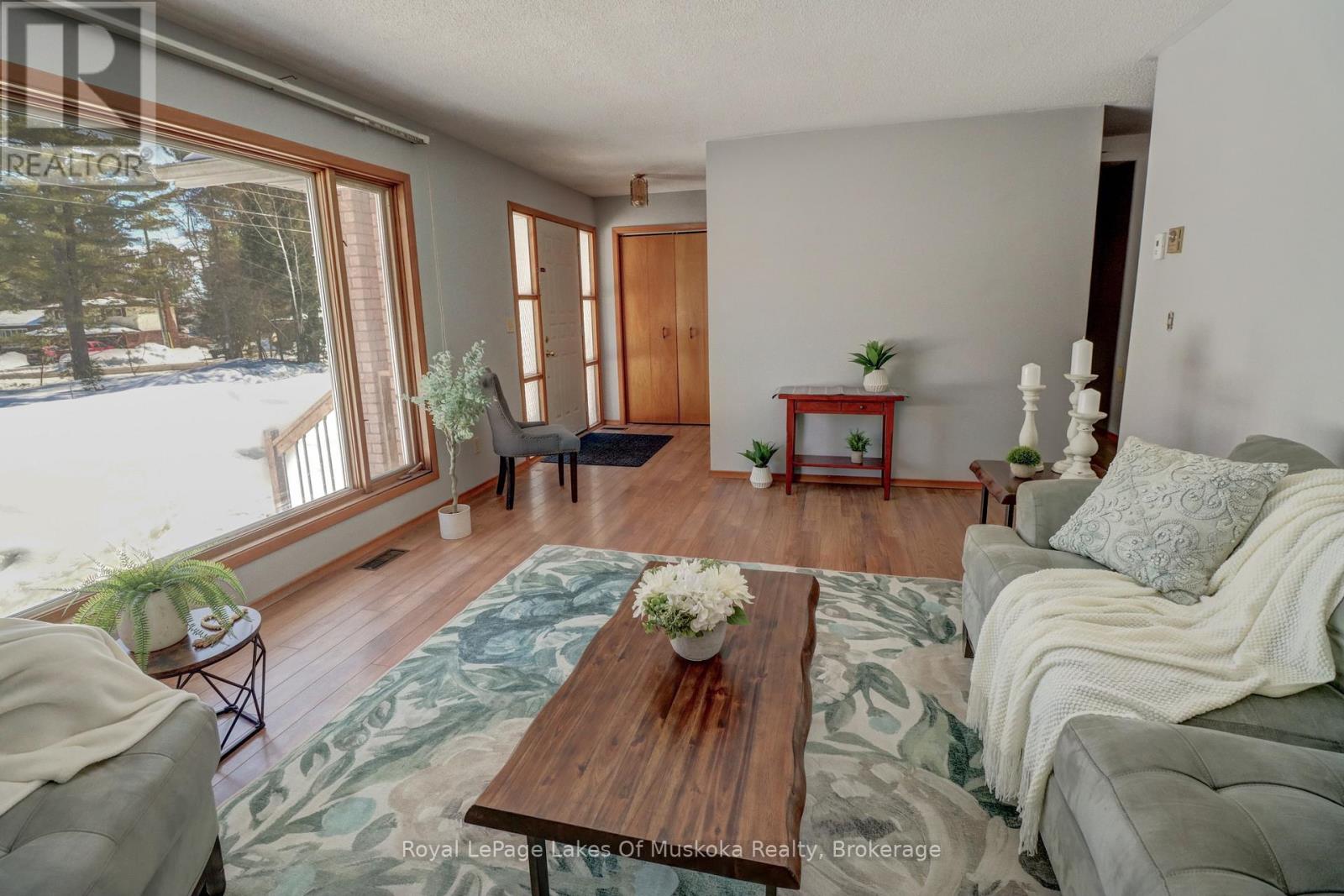 2 Quirt Crescent, Sundridge, Ontario  P0A 1Z0 - Photo 5 - X12933952