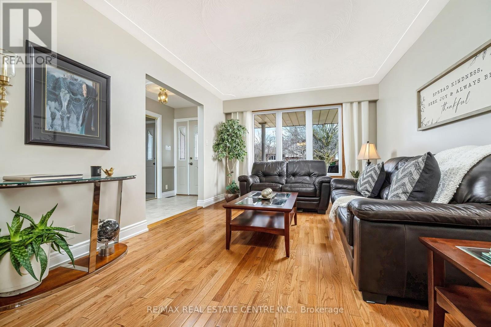 9 Cloverdale Crescent, Wilmot, Ontario  N0B 2H0 - Photo 10 - X12922432