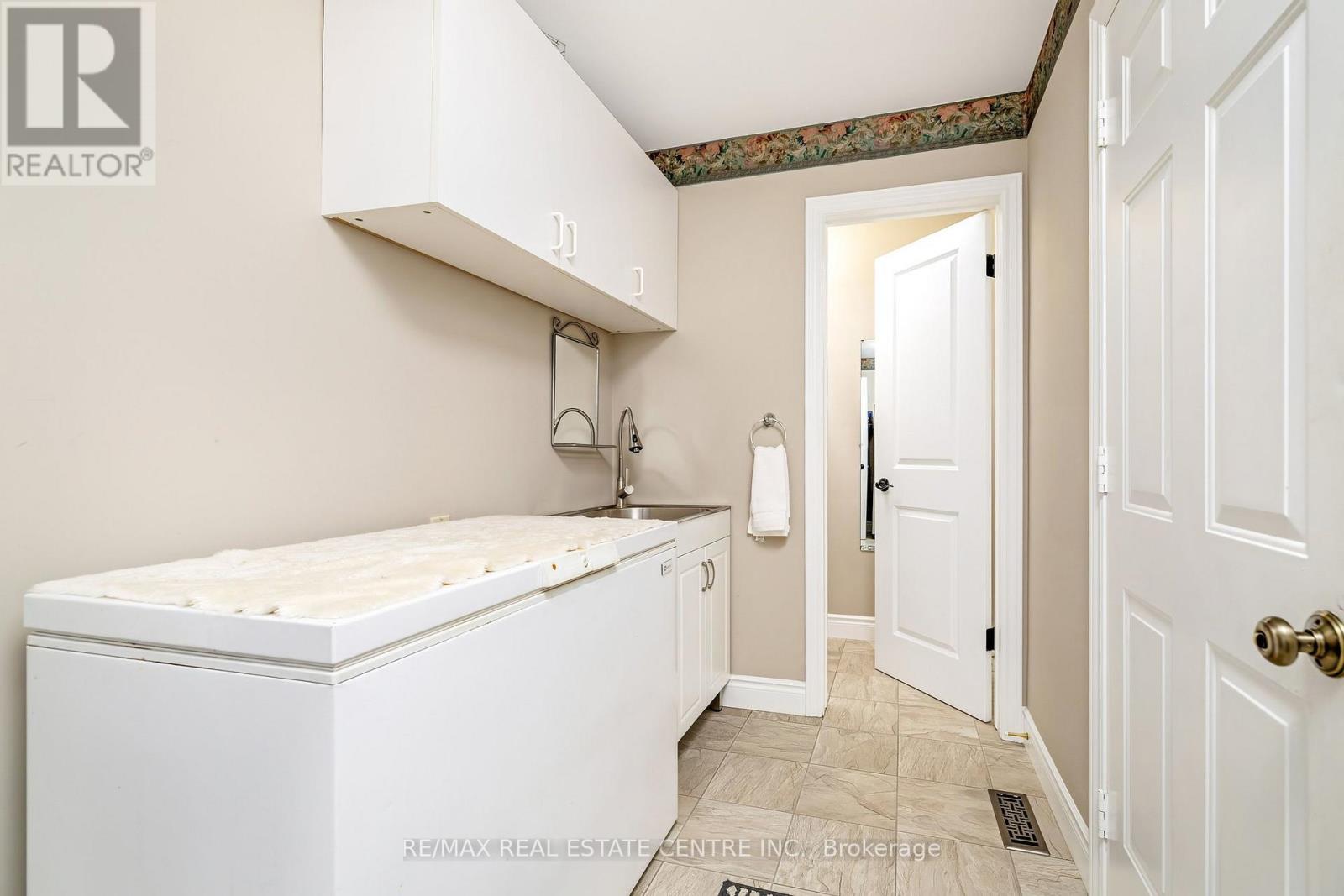 9 Cloverdale Crescent, Wilmot, Ontario  N0B 2H0 - Photo 15 - X12922432