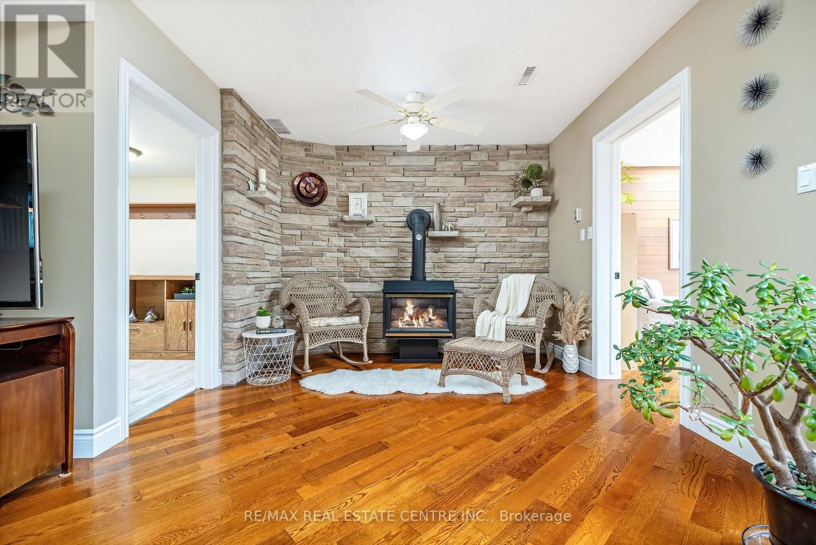 9 Cloverdale Crescent, Wilmot, Ontario  N0B 2H0 - Photo 18 - X12922432