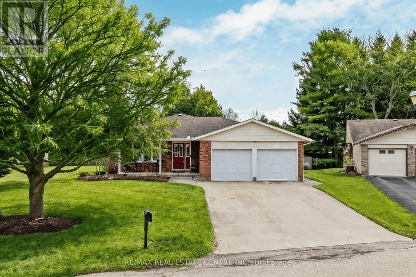 9 Cloverdale Crescent, Wilmot, Ontario  N0B 2H0 - Photo 4 - X12922432