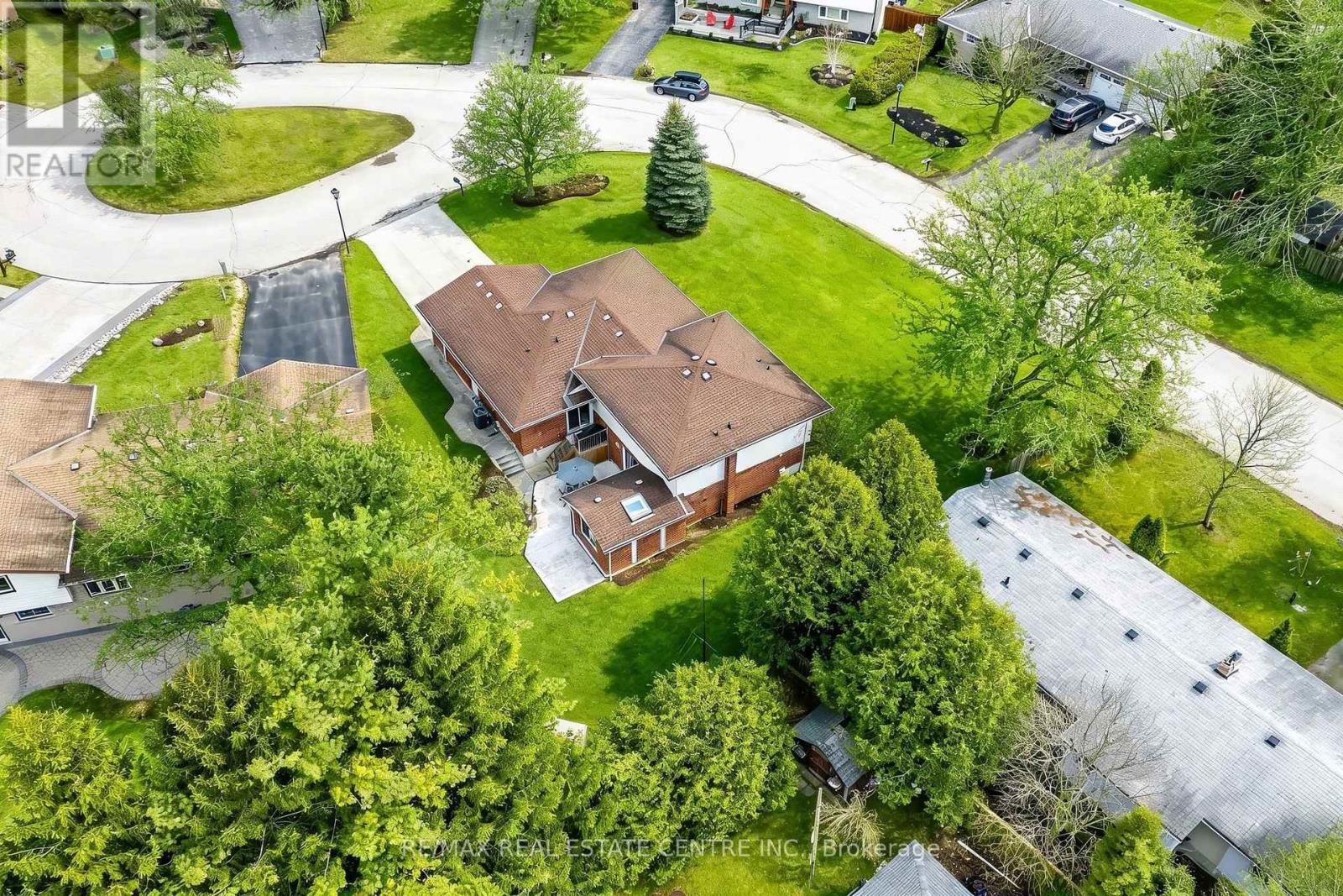 9 CLOVERDALE CRESCENT, Wilmot, Ontario