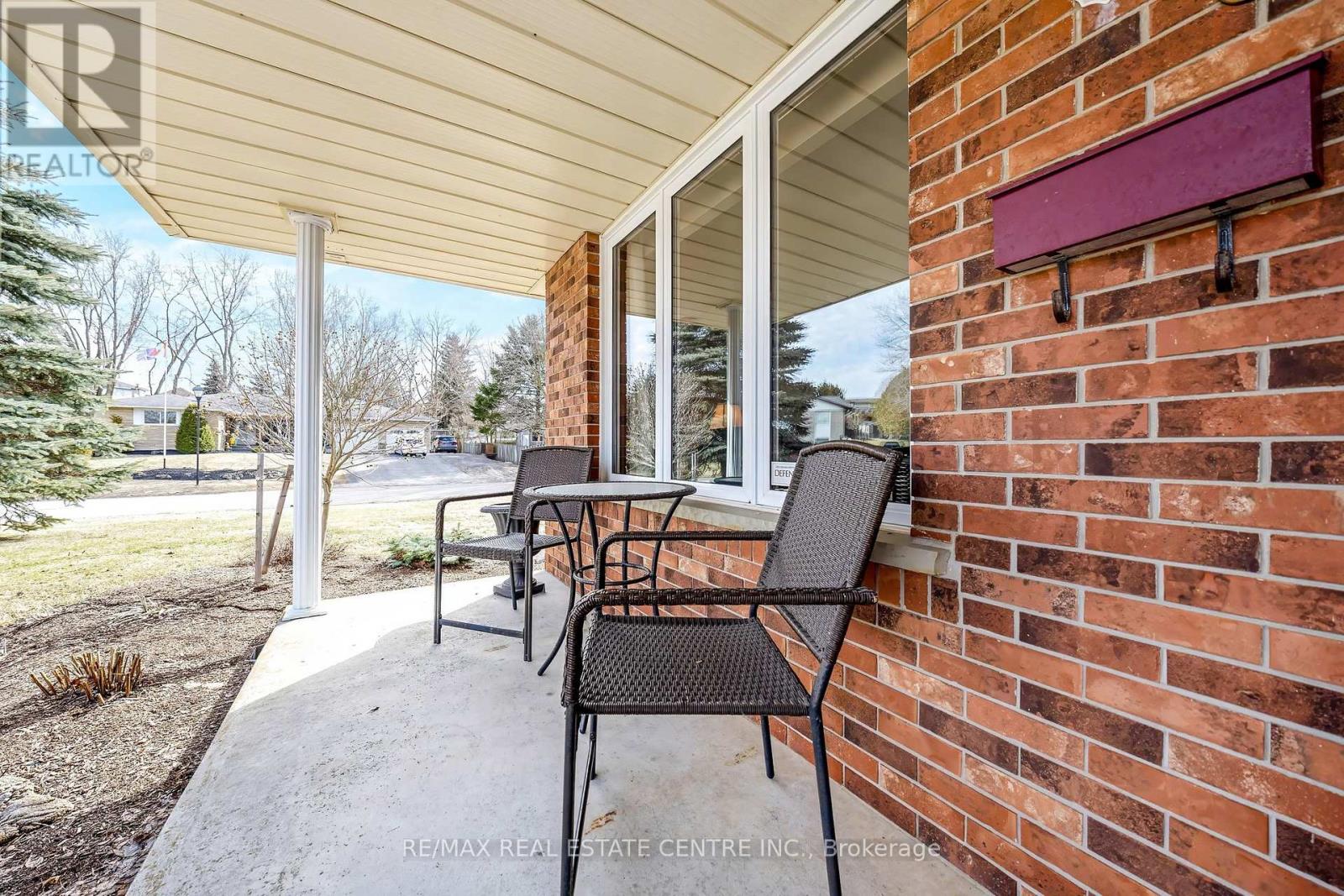 9 Cloverdale Crescent, Wilmot, Ontario  N0B 2H0 - Photo 7 - X12922432