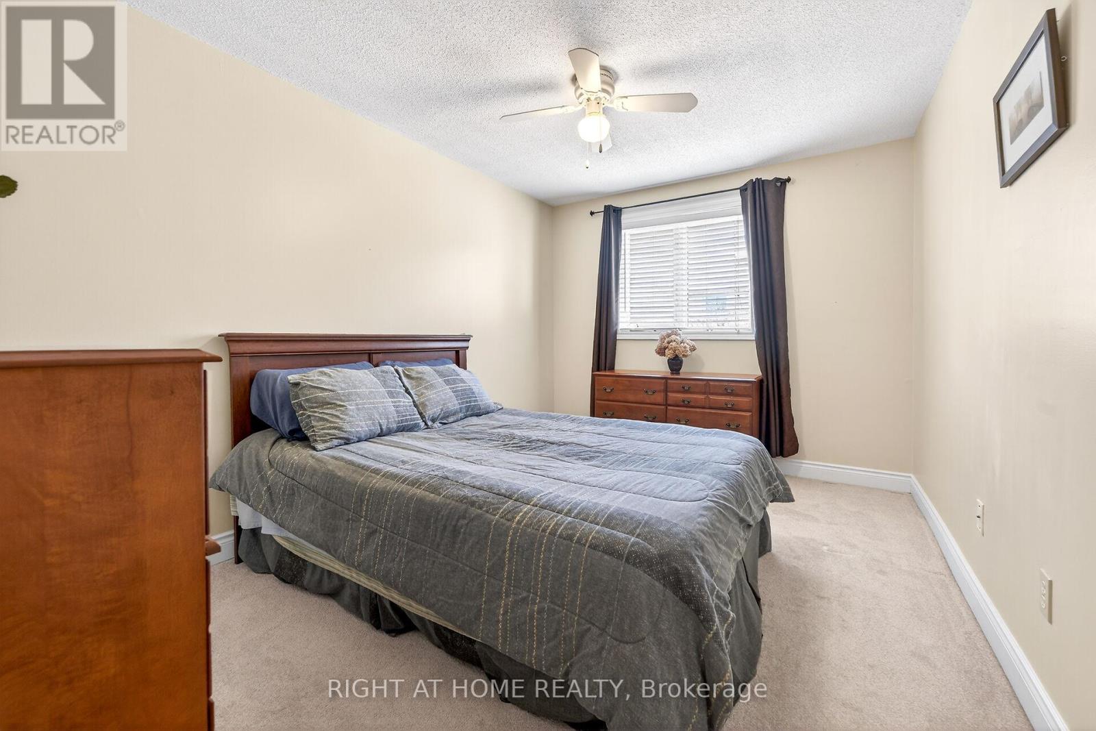 32 Perthshire Court, Hamilton, Ontario  L9B 2H1 - Photo 27 - X12933926