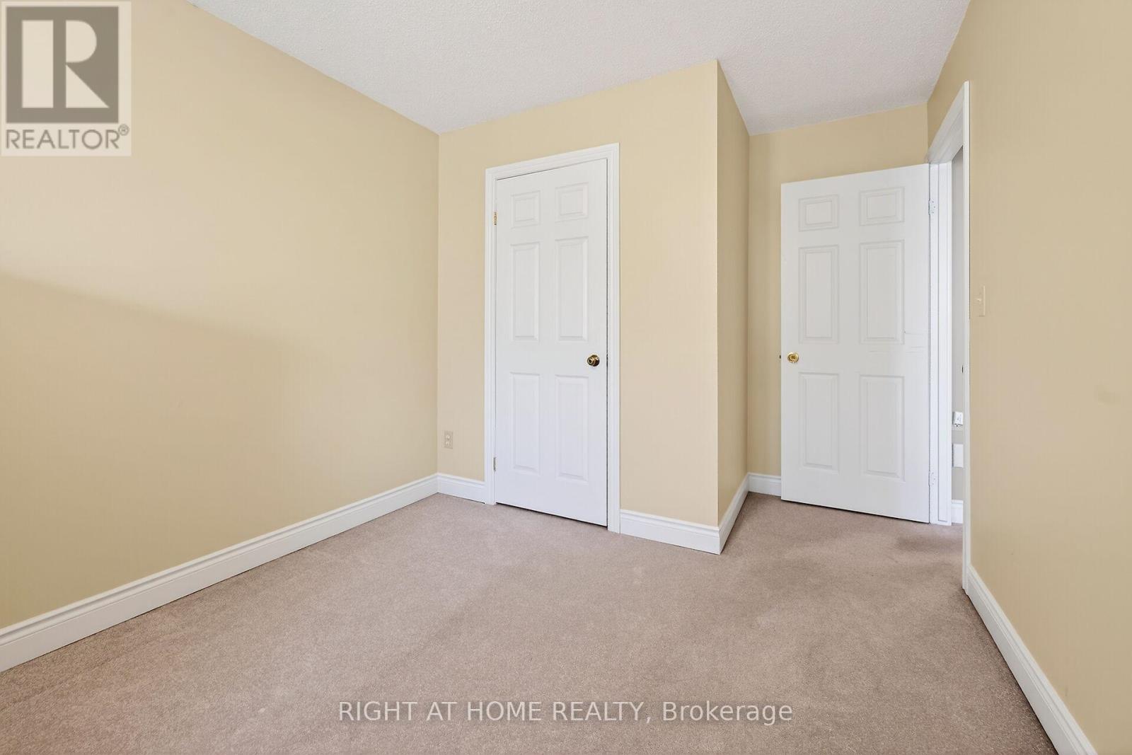 32 Perthshire Court, Hamilton, Ontario  L9B 2H1 - Photo 30 - X12933926