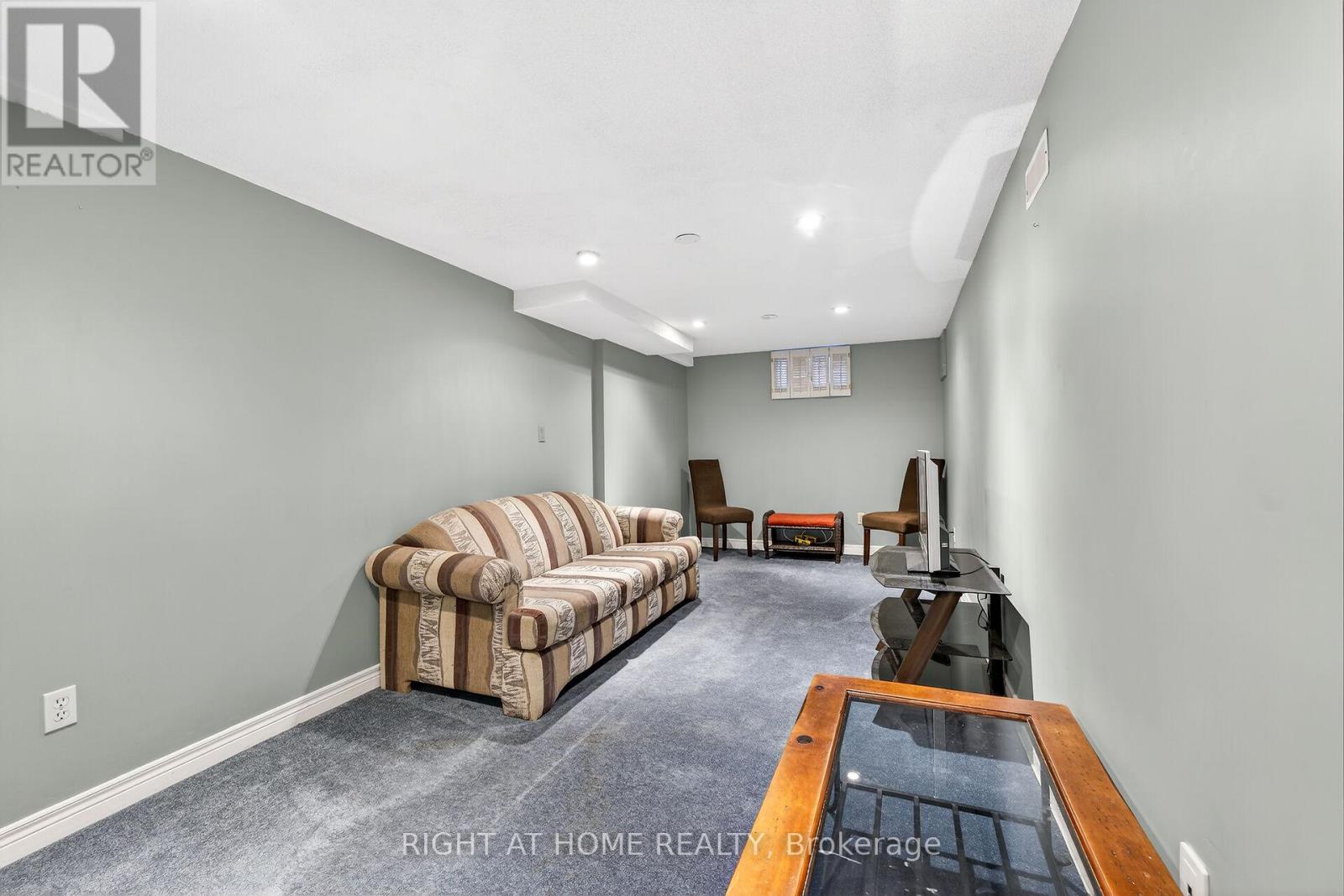 32 Perthshire Court, Hamilton, Ontario  L9B 2H1 - Photo 32 - X12933926