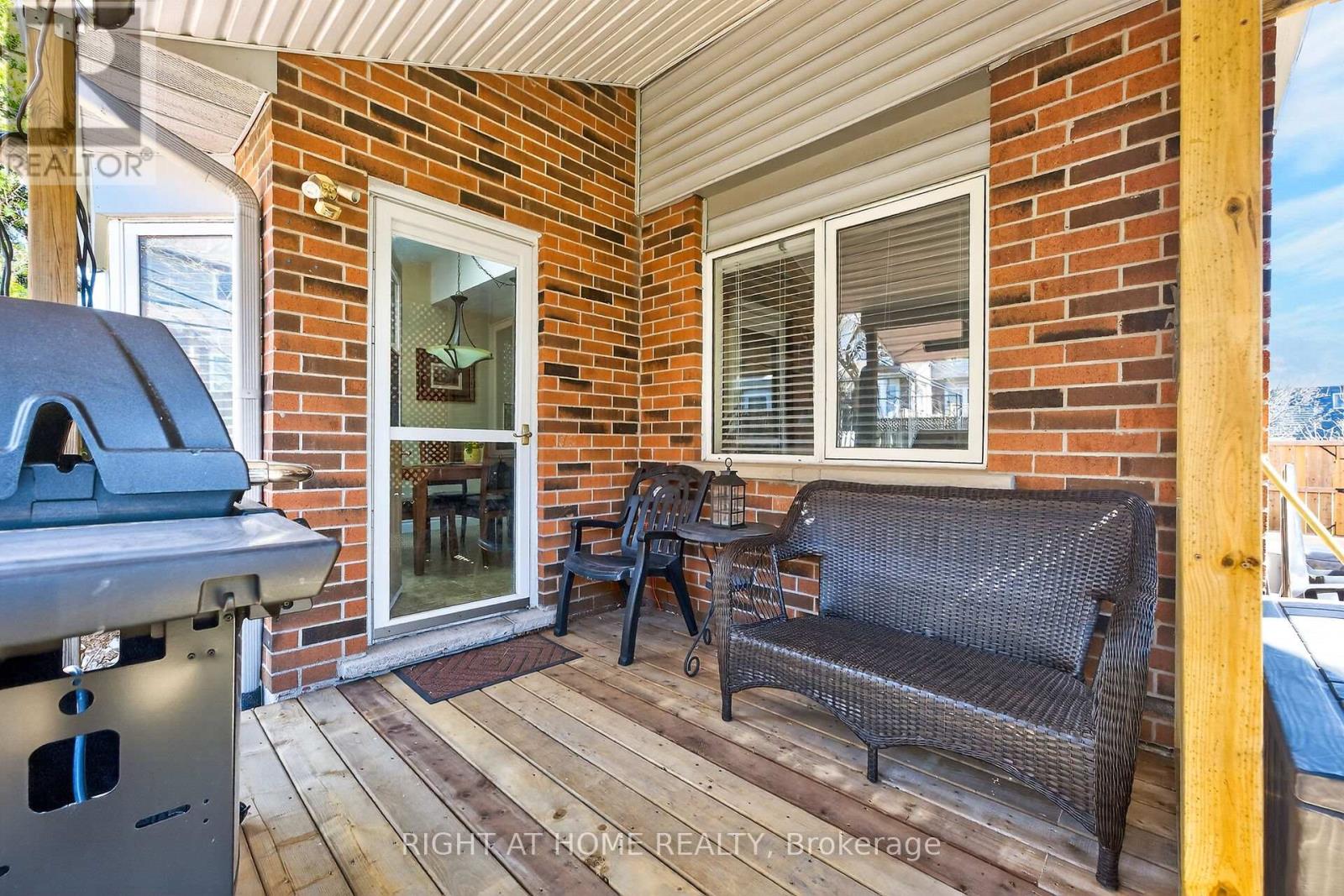 32 Perthshire Court, Hamilton, Ontario  L9B 2H1 - Photo 37 - X12933926