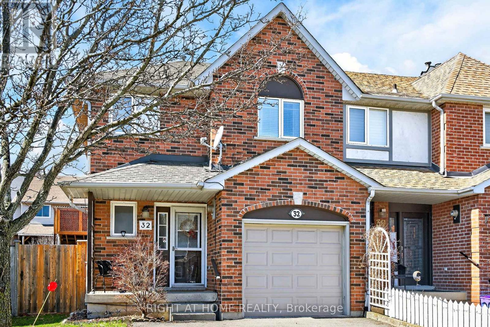 32 Perthshire Court, Hamilton, Ontario  L9B 2H1 - Photo 48 - X12933926