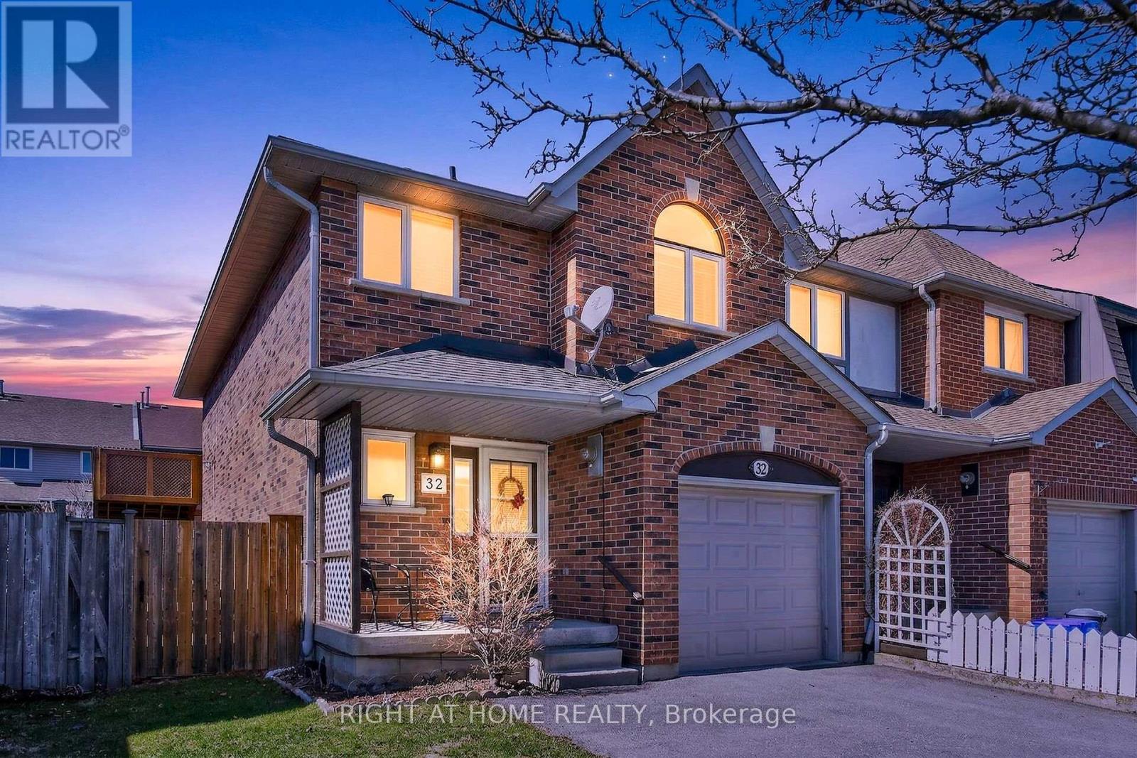 32 Perthshire Court, Hamilton, Ontario  L9B 2H1 - Photo 49 - X12933926