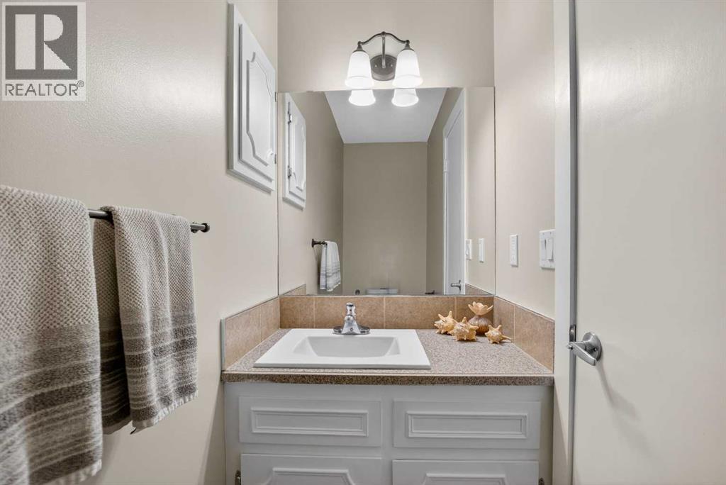 1480 Berkley Drive NW, Calgary, Alberta  T3k 1T8 - Photo 12 - A2283274