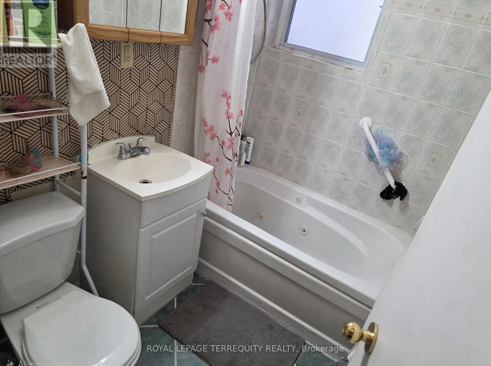 34 Downsview Avenue, Toronto, Ontario  M3M 1C9 - Photo 9 - W12916656