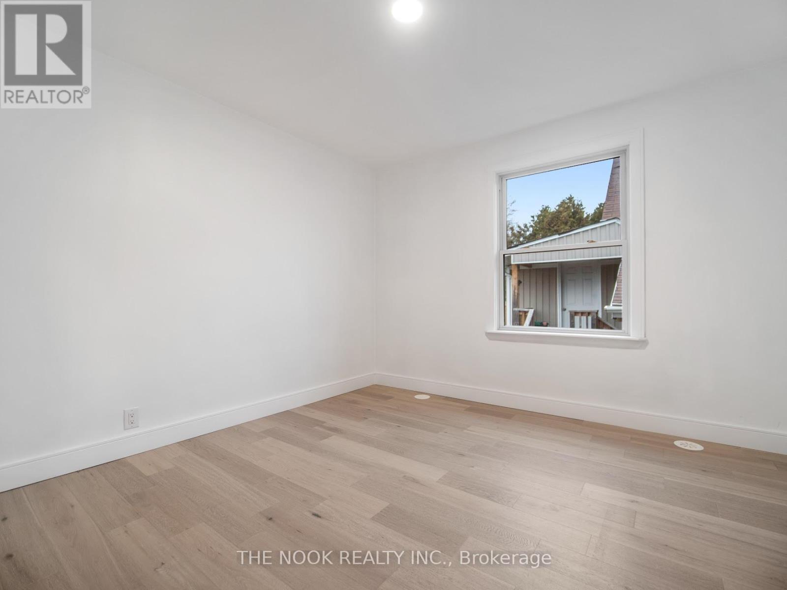 Upper - 590 Athol Street E, Oshawa, Ontario  L1H 1M3 - Photo 11 - E12934050