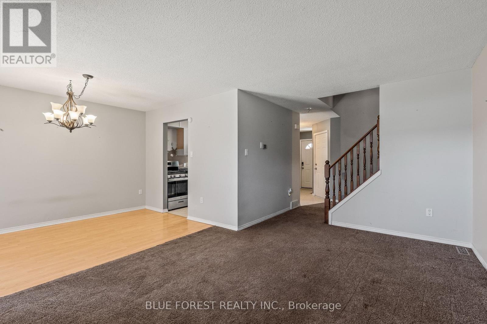 260 Oak Street, Lucan Biddulph, Ontario  N0M 2J0 - Photo 12 - X12934010