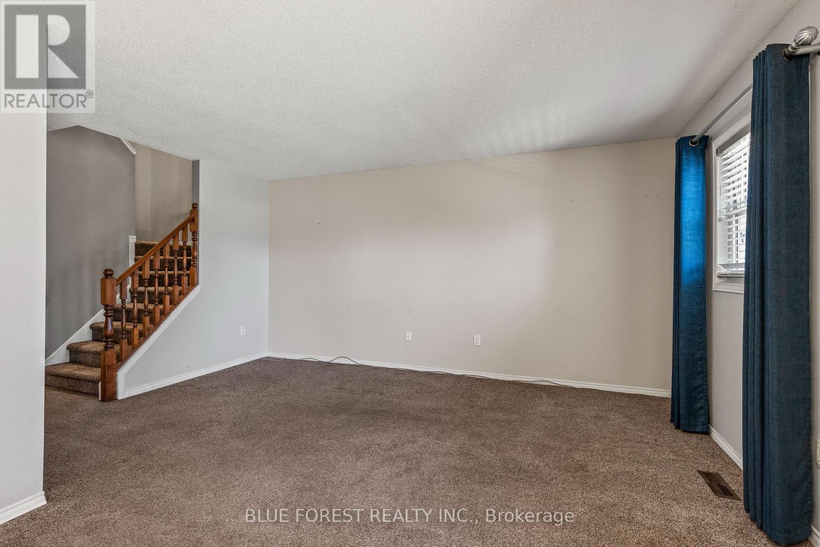 260 Oak Street, Lucan Biddulph, Ontario  N0M 2J0 - Photo 13 - X12934010