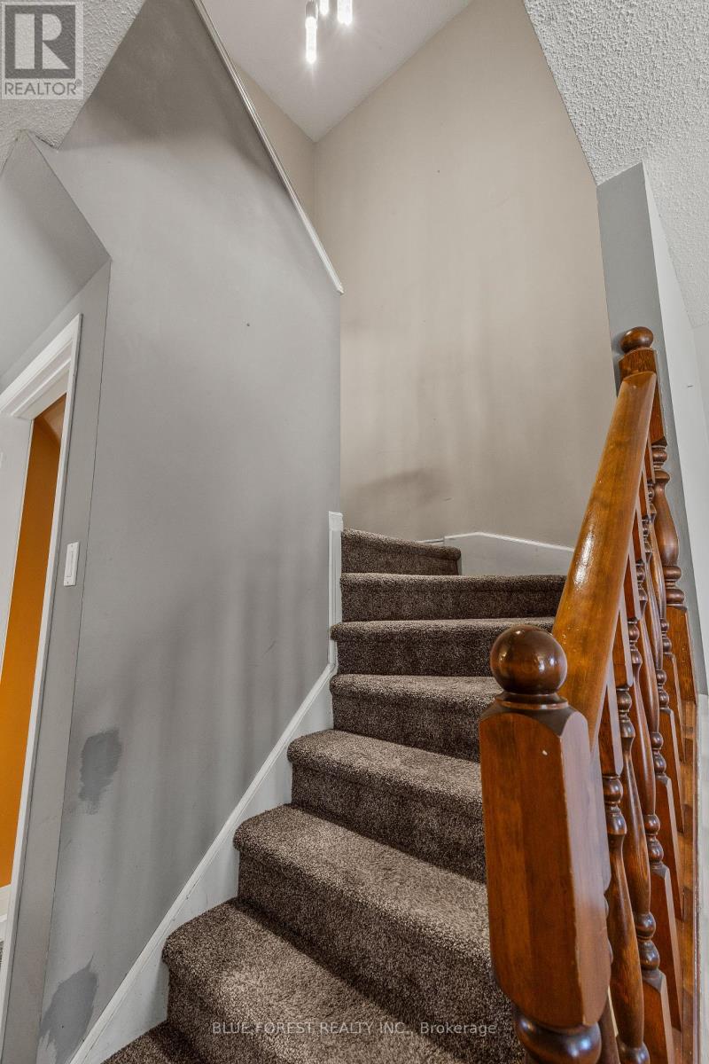 260 Oak Street, Lucan Biddulph, Ontario  N0M 2J0 - Photo 14 - X12934010