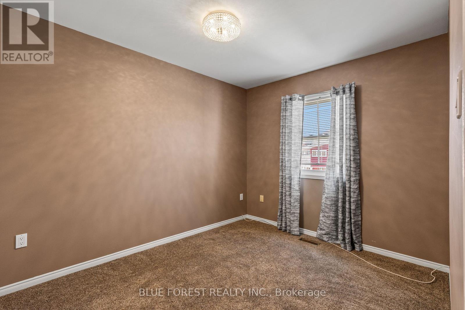 260 Oak Street, Lucan Biddulph, Ontario  N0M 2J0 - Photo 24 - X12934010