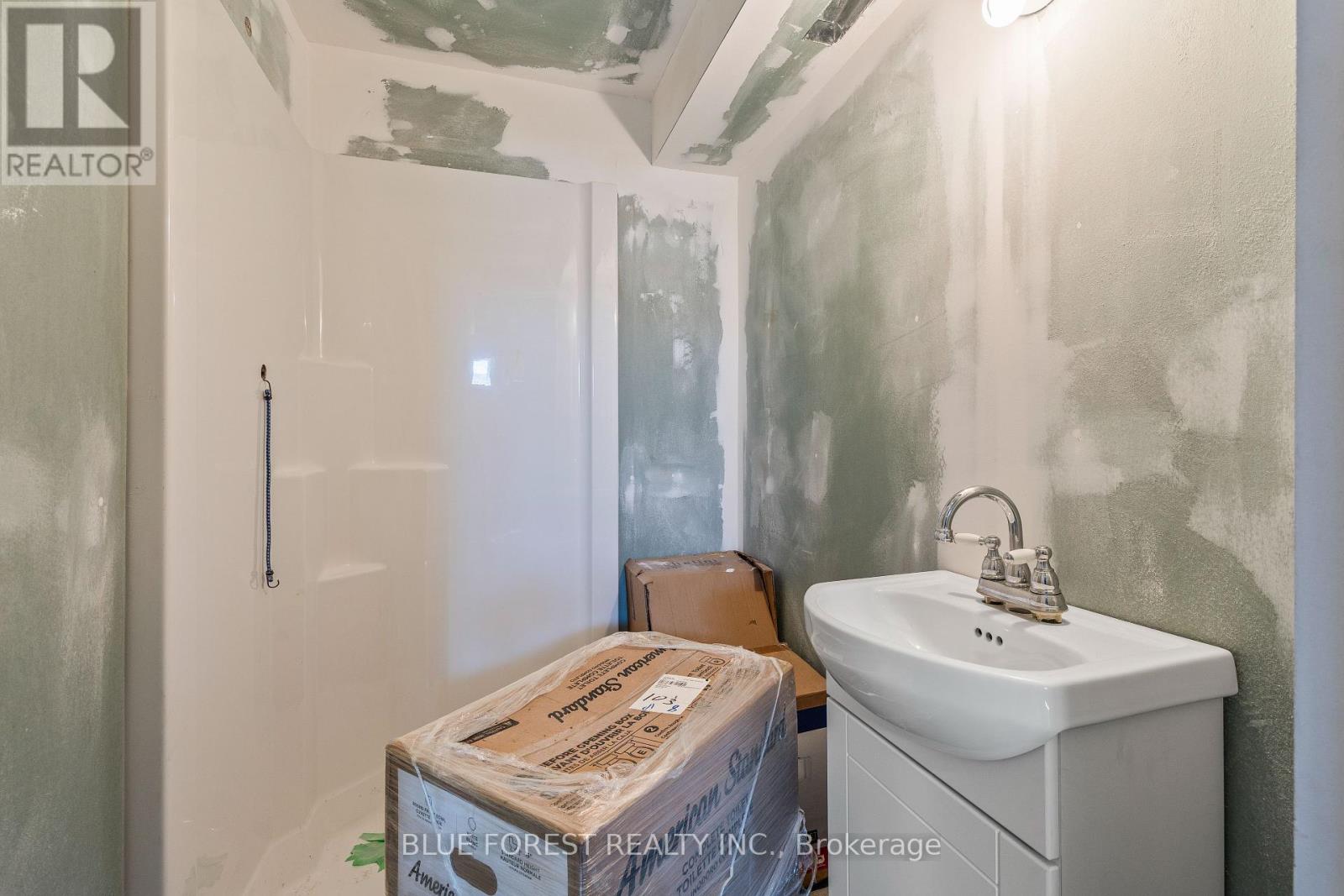 260 Oak Street, Lucan Biddulph, Ontario  N0M 2J0 - Photo 29 - X12934010