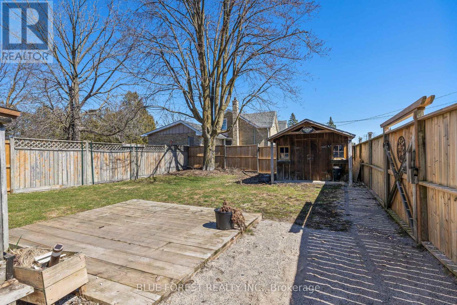 260 Oak Street, Lucan Biddulph, Ontario  N0M 2J0 - Photo 31 - X12934010