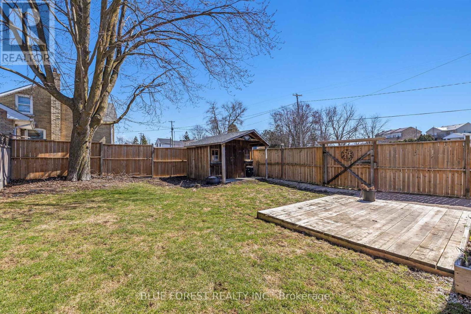 260 Oak Street, Lucan Biddulph, Ontario  N0M 2J0 - Photo 32 - X12934010