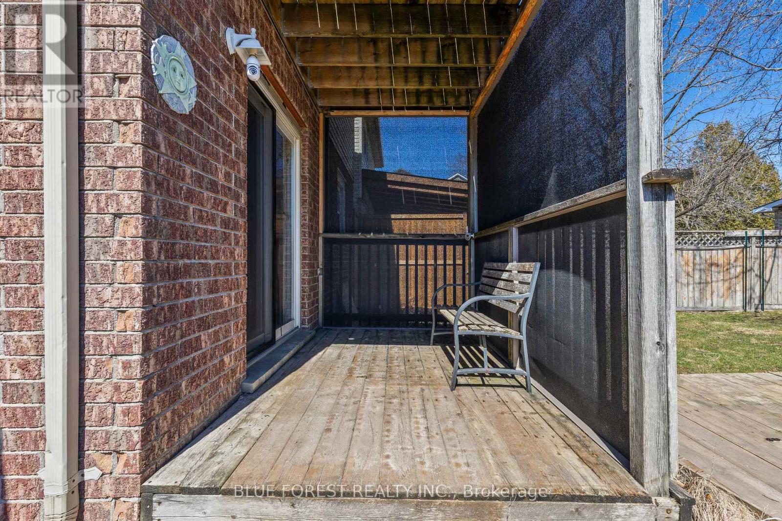 260 Oak Street, Lucan Biddulph, Ontario  N0M 2J0 - Photo 37 - X12934010