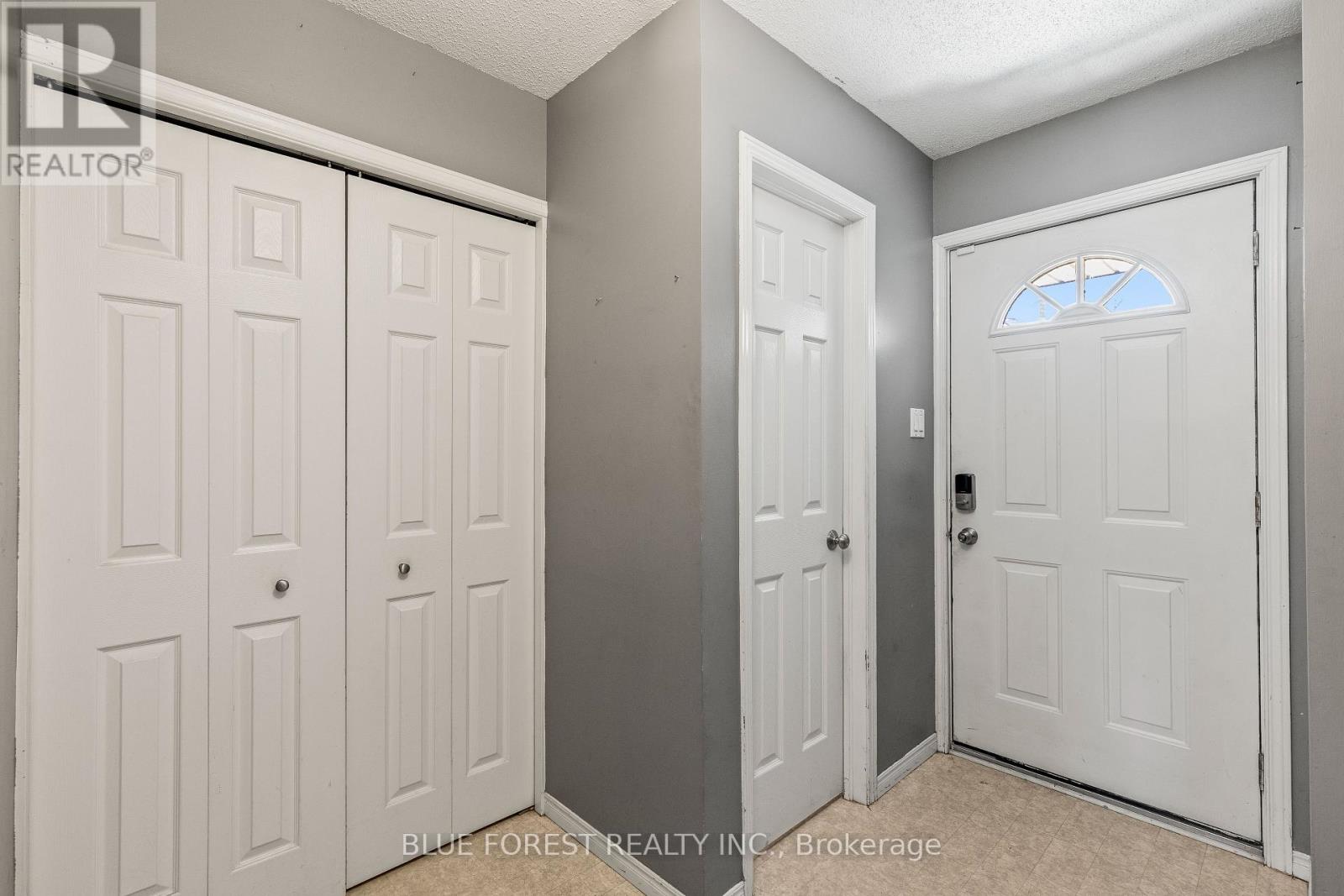 260 Oak Street, Lucan Biddulph, Ontario  N0M 2J0 - Photo 4 - X12934010