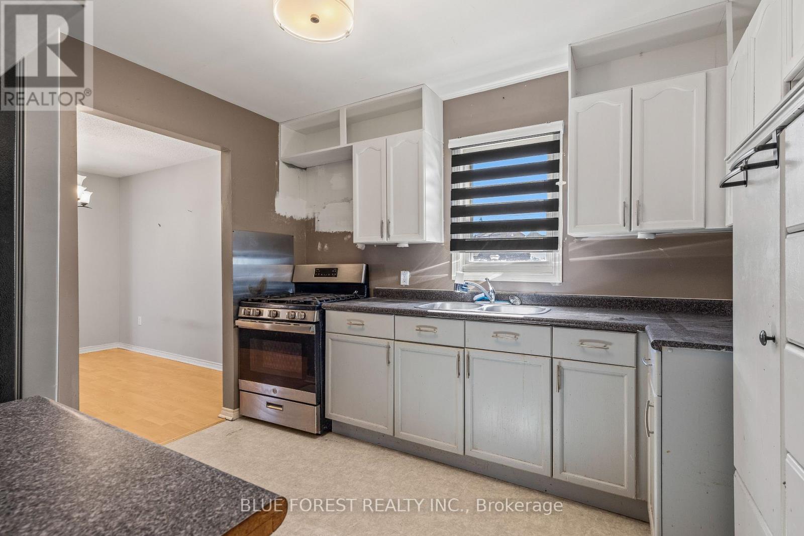 260 Oak Street, Lucan Biddulph, Ontario  N0M 2J0 - Photo 6 - X12934010