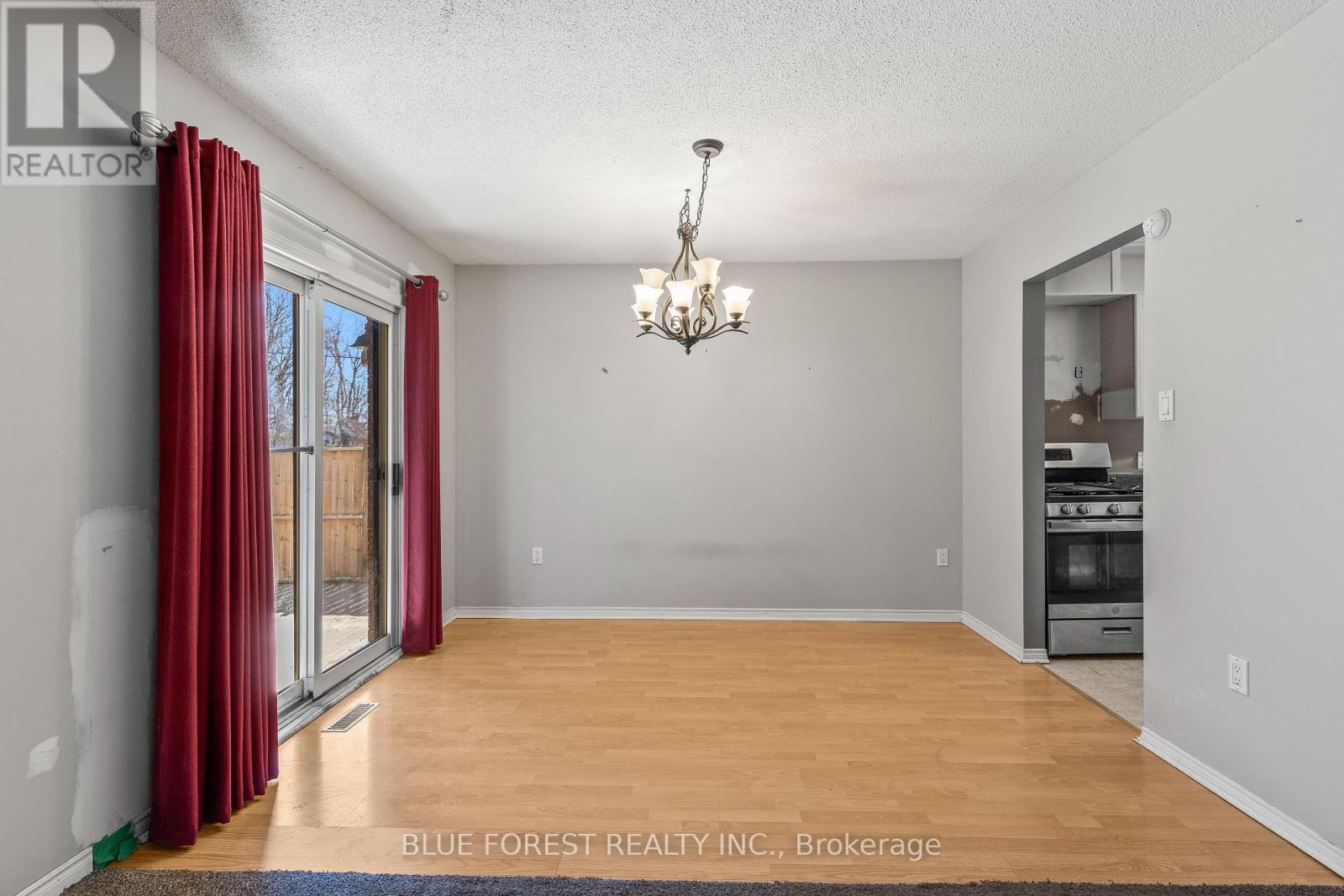 260 Oak Street, Lucan Biddulph, Ontario  N0M 2J0 - Photo 9 - X12934010